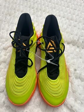 Nike Men’s Athletic Shoes in Neon Yellow and Orange